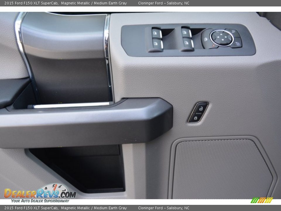 Controls of 2015 Ford F150 XLT SuperCab Photo #8
