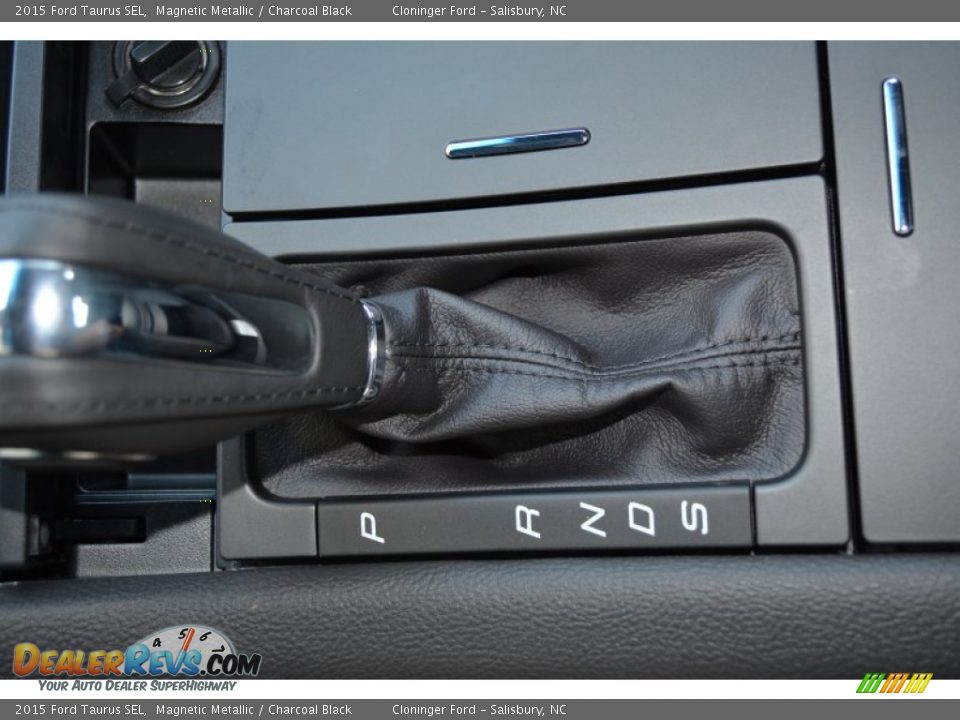 2015 Ford Taurus SEL Magnetic Metallic / Charcoal Black Photo #17