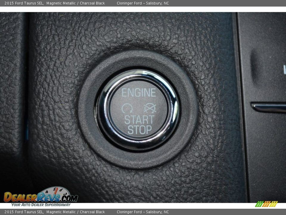 2015 Ford Taurus SEL Magnetic Metallic / Charcoal Black Photo #24