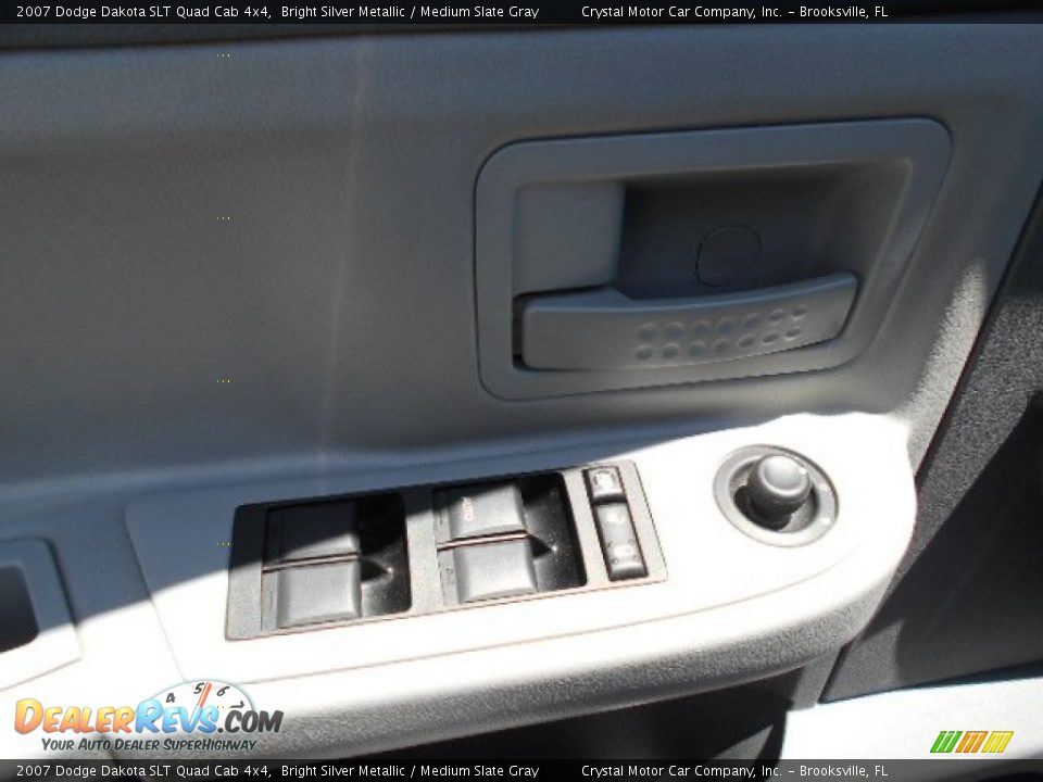 2007 Dodge Dakota SLT Quad Cab 4x4 Bright Silver Metallic / Medium Slate Gray Photo #16