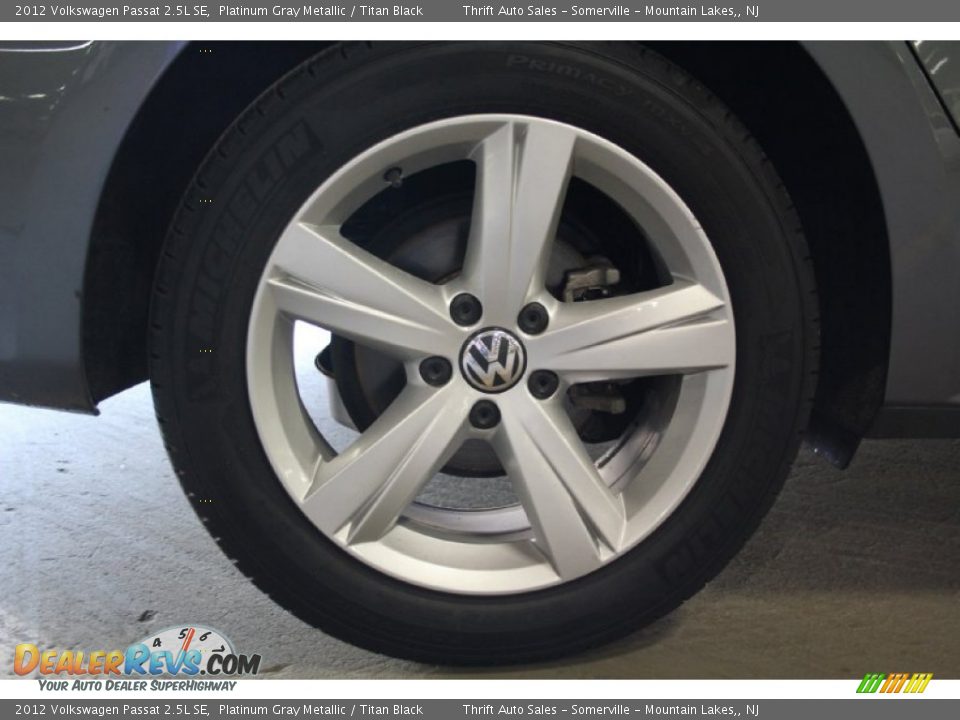 2012 Volkswagen Passat 2.5L SE Platinum Gray Metallic / Titan Black Photo #22