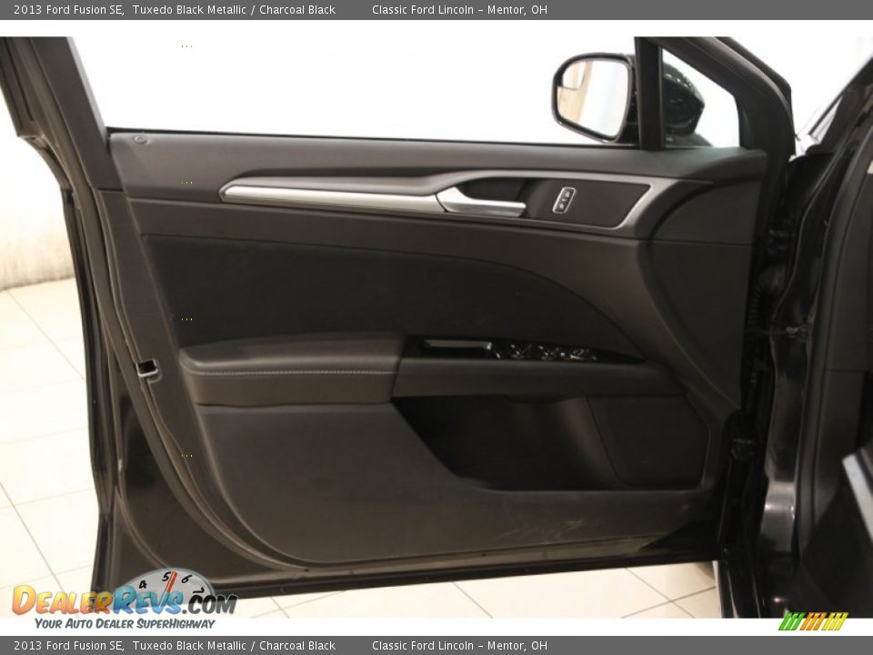 2013 Ford Fusion SE Tuxedo Black Metallic / Charcoal Black Photo #4
