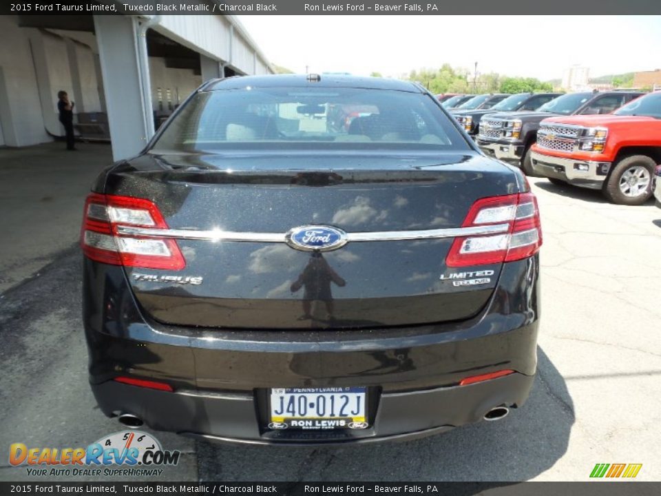2015 Ford Taurus Limited Tuxedo Black Metallic / Charcoal Black Photo #3