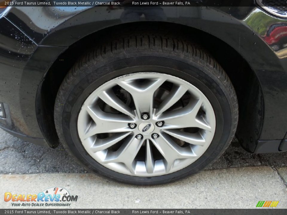 2015 Ford Taurus Limited Tuxedo Black Metallic / Charcoal Black Photo #9
