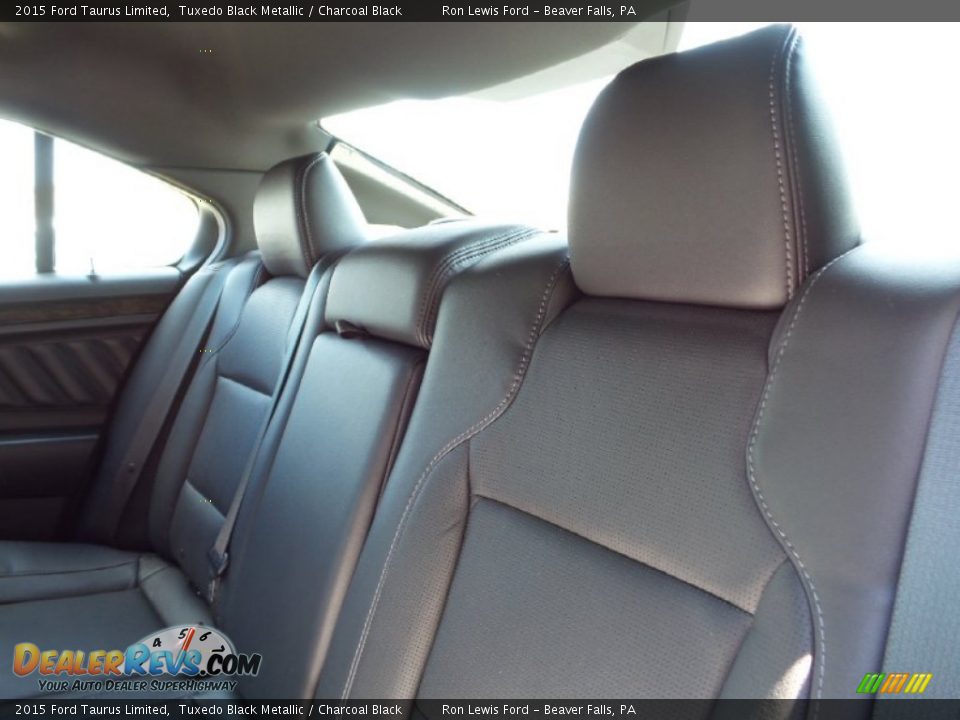 2015 Ford Taurus Limited Tuxedo Black Metallic / Charcoal Black Photo #11