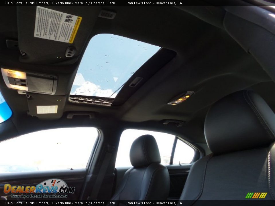 2015 Ford Taurus Limited Tuxedo Black Metallic / Charcoal Black Photo #15