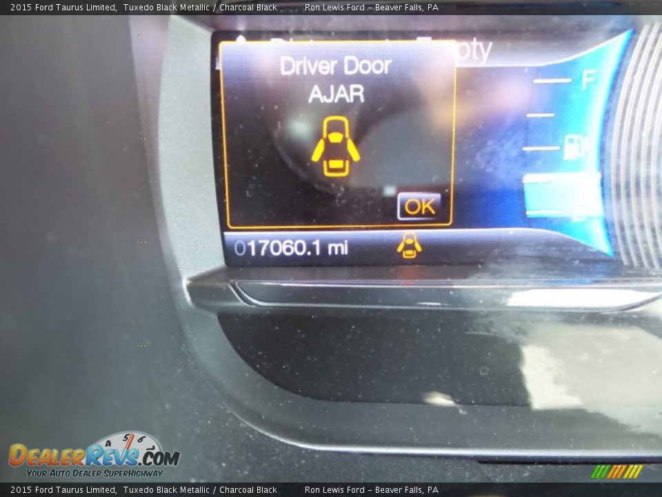 2015 Ford Taurus Limited Tuxedo Black Metallic / Charcoal Black Photo #19