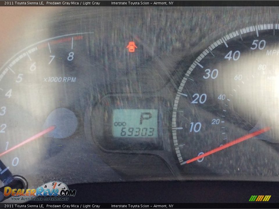 2011 Toyota Sienna LE Predawn Gray Mica / Light Gray Photo #13