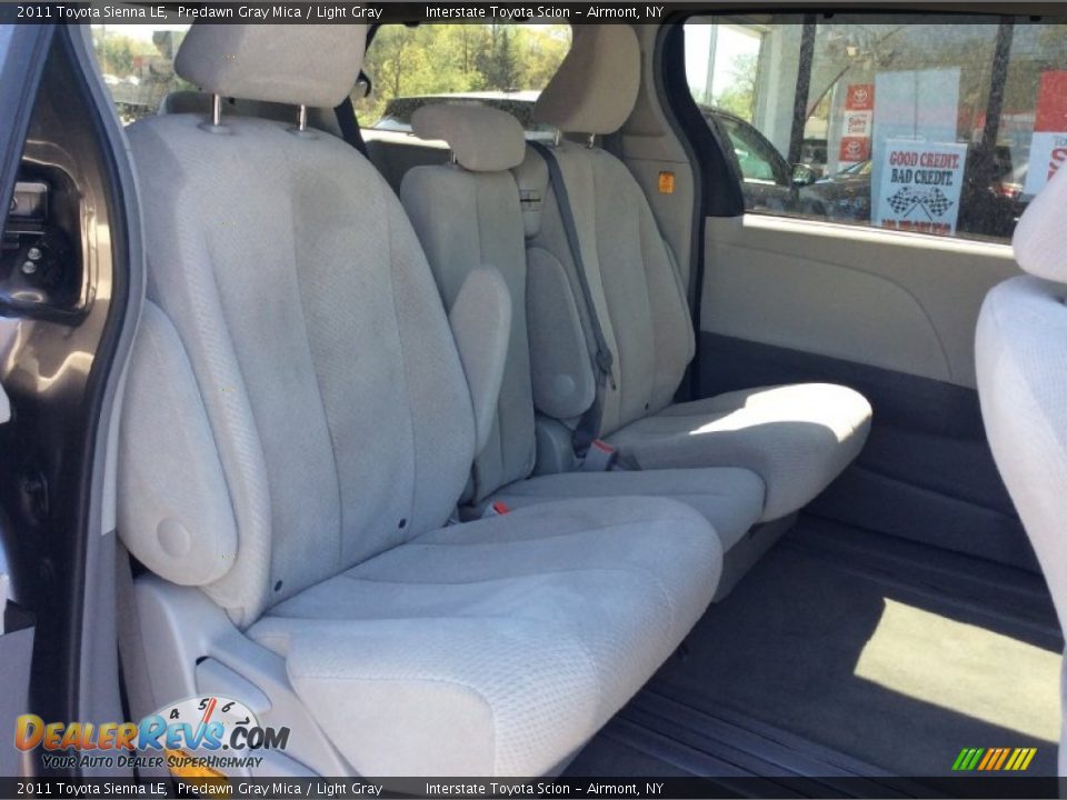 2011 Toyota Sienna LE Predawn Gray Mica / Light Gray Photo #17