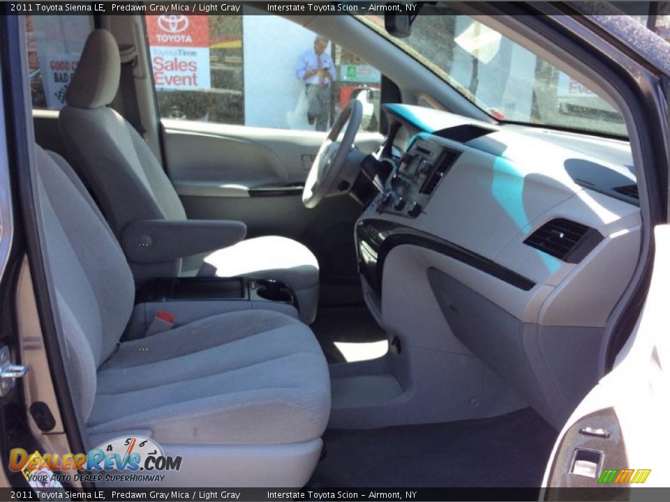 2011 Toyota Sienna LE Predawn Gray Mica / Light Gray Photo #19