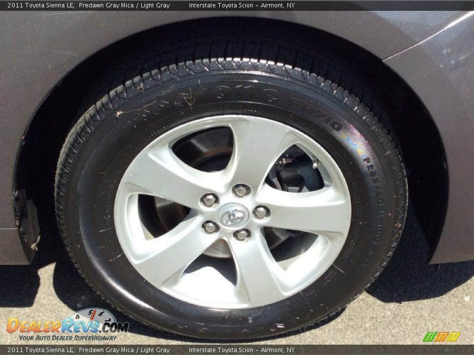 2011 Toyota Sienna LE Predawn Gray Mica / Light Gray Photo #20