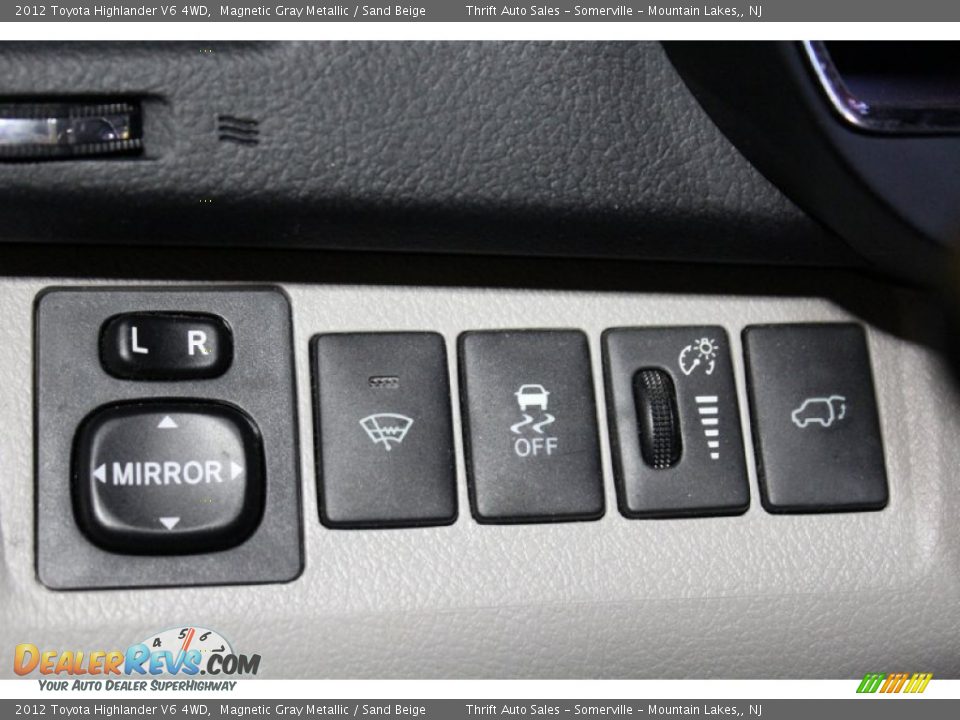 2012 Toyota Highlander V6 4WD Magnetic Gray Metallic / Sand Beige Photo #24