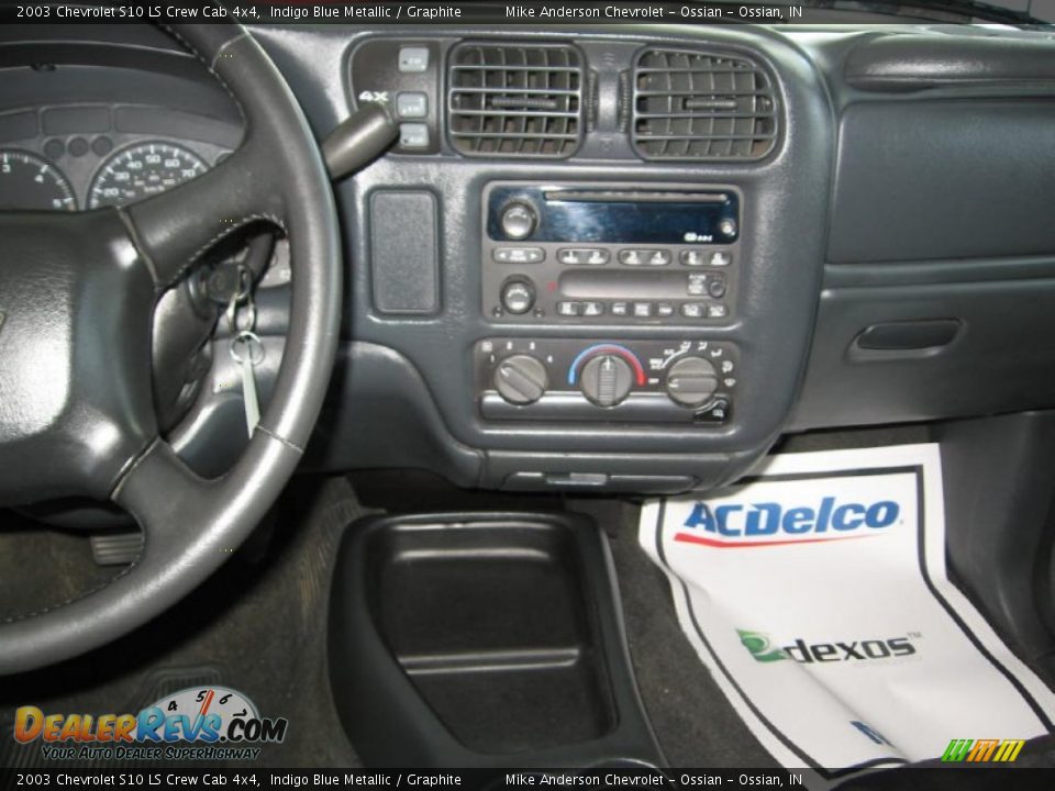 2003 Chevrolet S10 LS Crew Cab 4x4 Indigo Blue Metallic / Graphite Photo #5