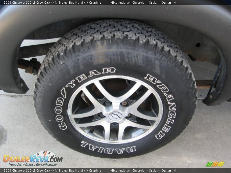 2003 Chevrolet S10 LS Crew Cab 4x4 Indigo Blue Metallic / Graphite Photo #18