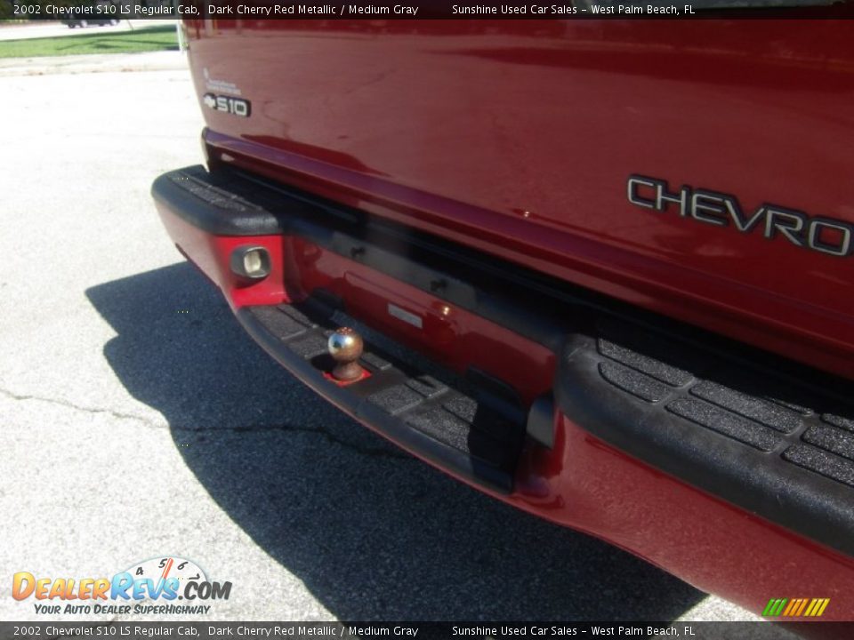 2002 Chevrolet S10 LS Regular Cab Dark Cherry Red Metallic / Medium Gray Photo #10