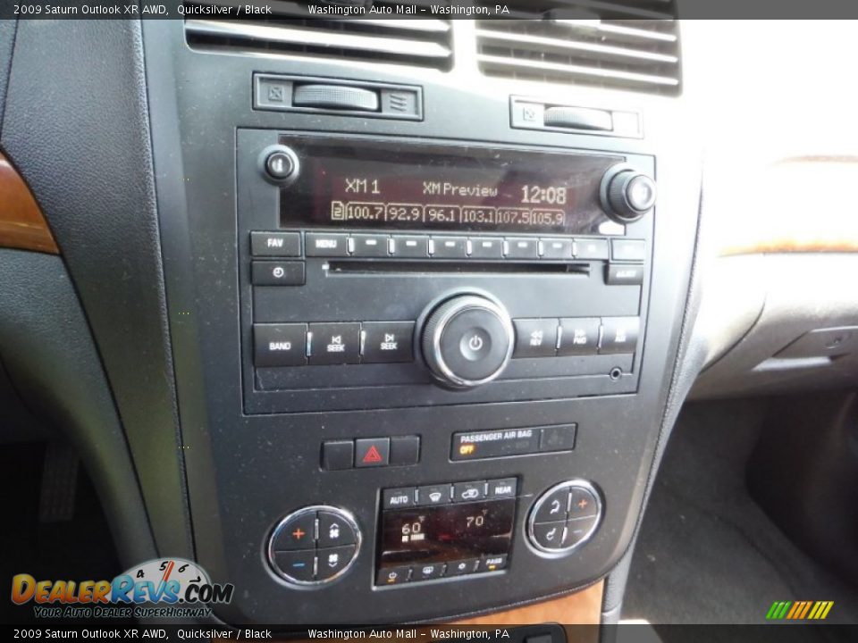2009 Saturn Outlook XR AWD Quicksilver / Black Photo #18