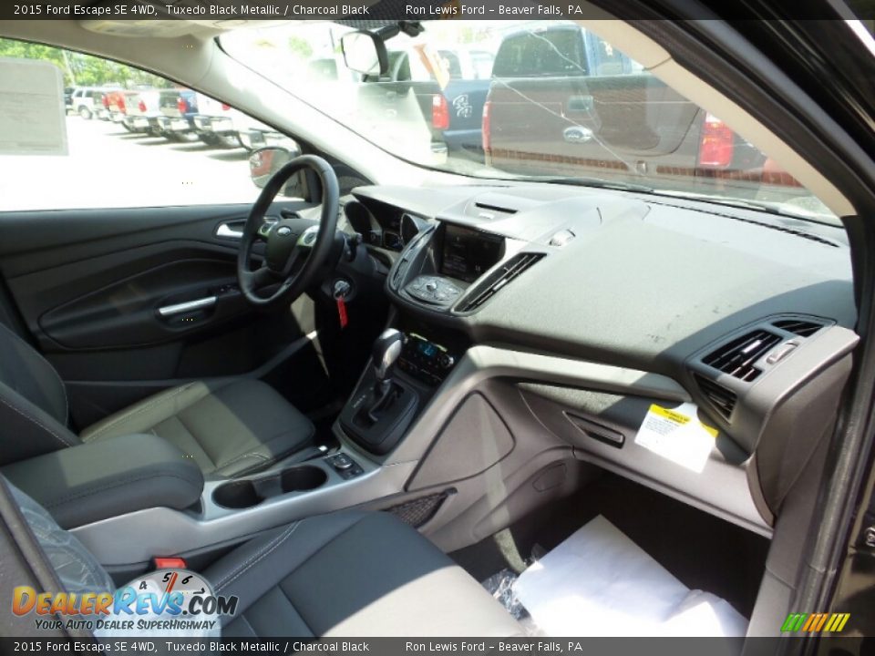 2015 Ford Escape SE 4WD Tuxedo Black Metallic / Charcoal Black Photo #2