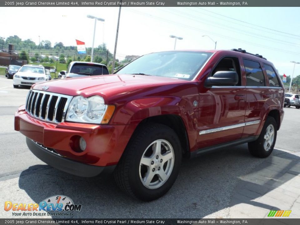 Front 3/4 View of 2005 Jeep Grand Cherokee Limited 4x4 Photo #6