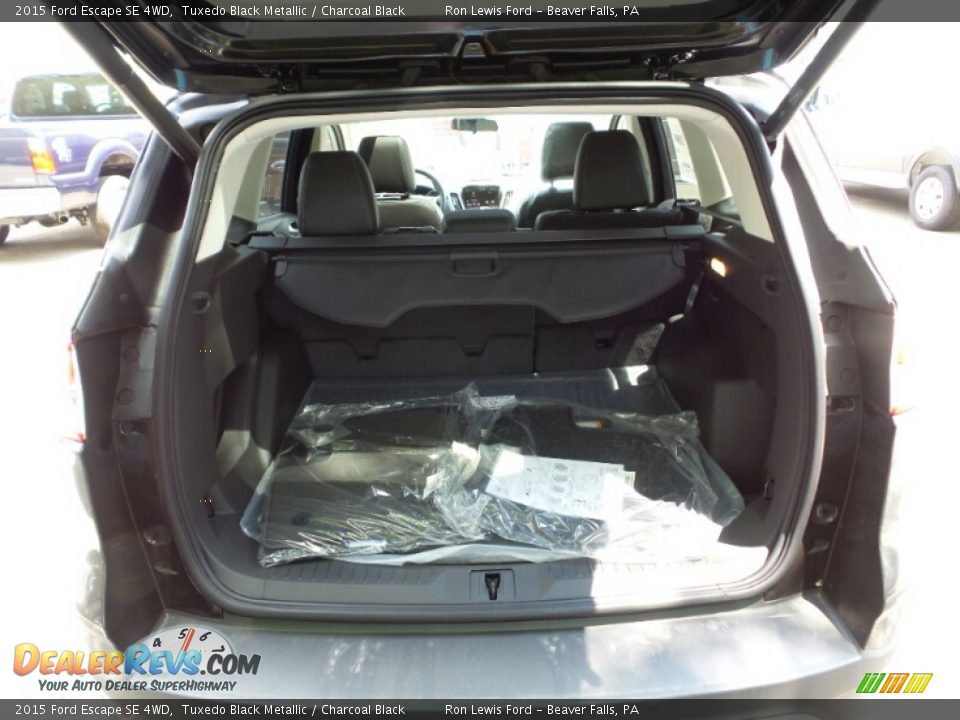 2015 Ford Escape SE 4WD Tuxedo Black Metallic / Charcoal Black Photo #5