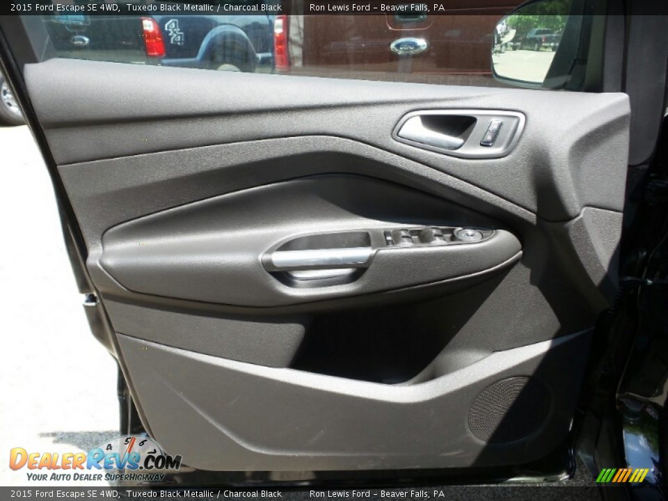 2015 Ford Escape SE 4WD Tuxedo Black Metallic / Charcoal Black Photo #15