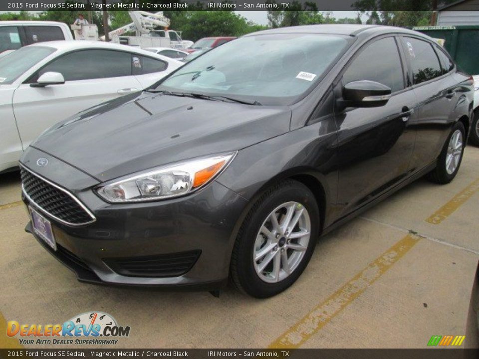 2015 Ford Focus SE Sedan Magnetic Metallic / Charcoal Black Photo #2