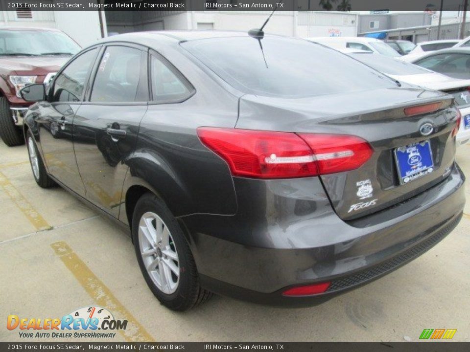 2015 Ford Focus SE Sedan Magnetic Metallic / Charcoal Black Photo #5
