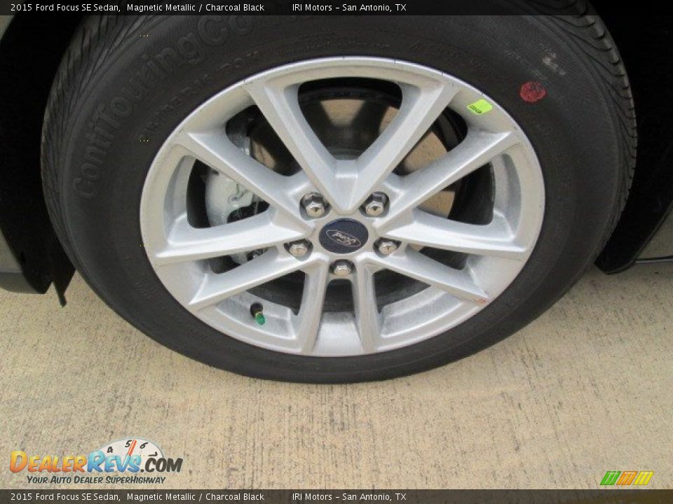 2015 Ford Focus SE Sedan Magnetic Metallic / Charcoal Black Photo #4