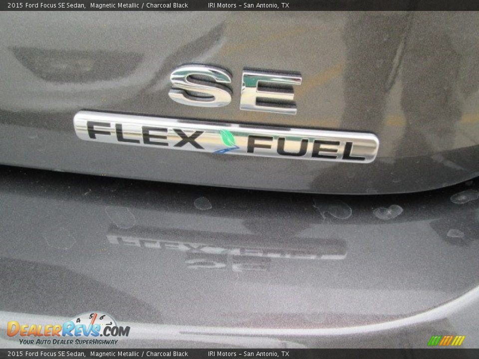 2015 Ford Focus SE Sedan Magnetic Metallic / Charcoal Black Photo #7