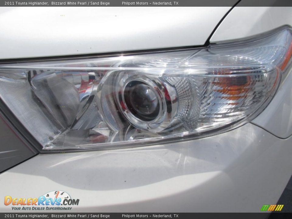 2011 Toyota Highlander Blizzard White Pearl / Sand Beige Photo #6