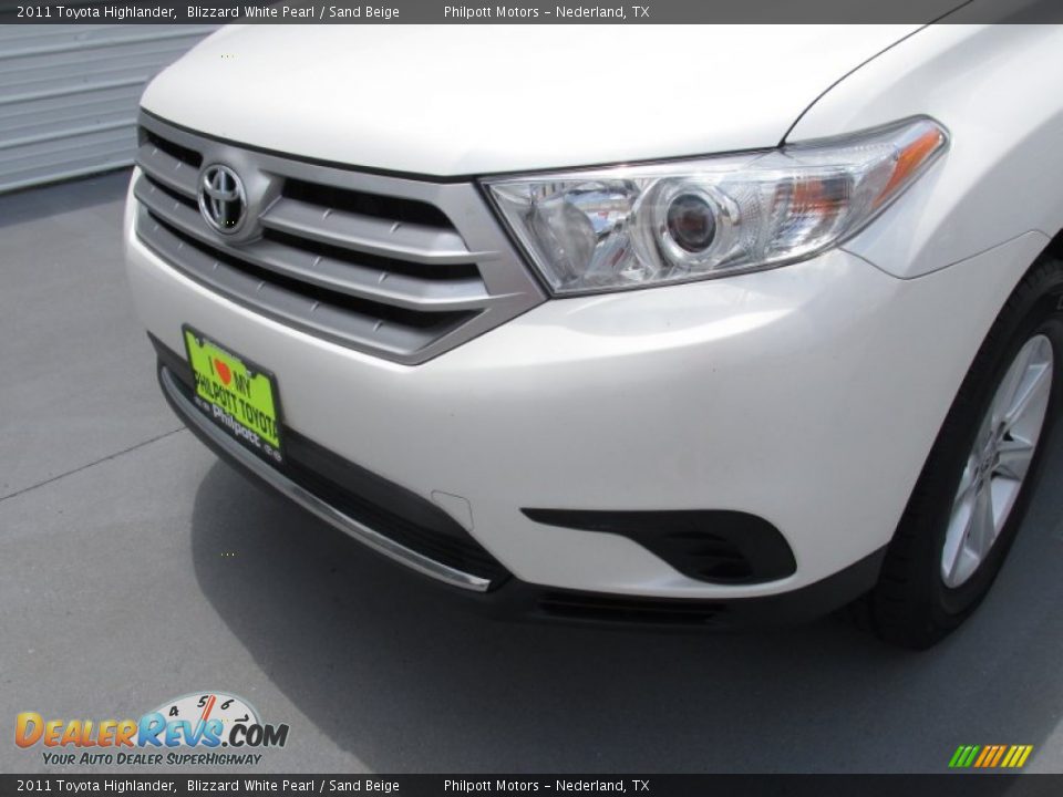 2011 Toyota Highlander Blizzard White Pearl / Sand Beige Photo #7