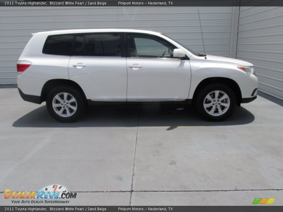 2011 Toyota Highlander Blizzard White Pearl / Sand Beige Photo #8