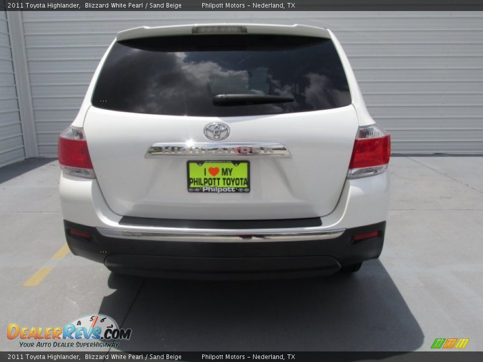2011 Toyota Highlander Blizzard White Pearl / Sand Beige Photo #10
