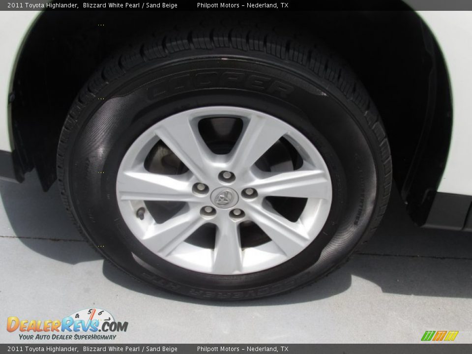 2011 Toyota Highlander Blizzard White Pearl / Sand Beige Photo #17
