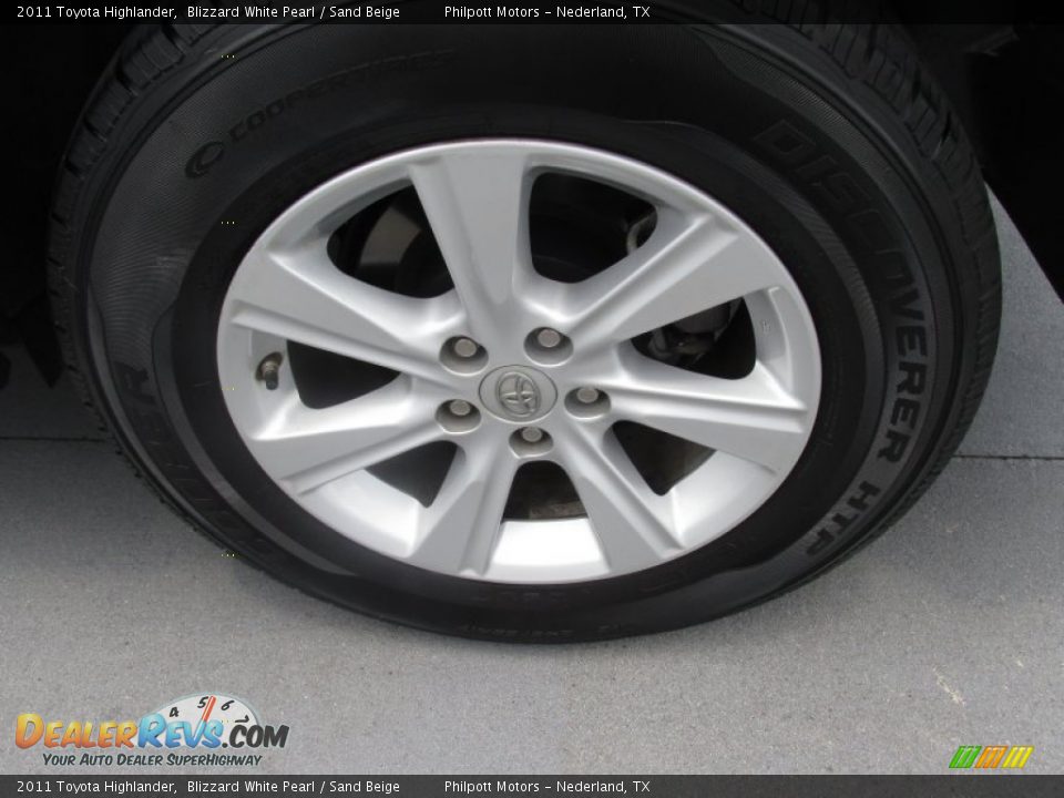 2011 Toyota Highlander Blizzard White Pearl / Sand Beige Photo #18