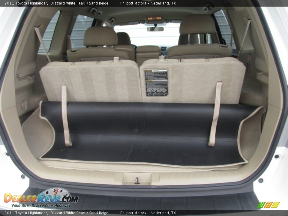 2011 Toyota Highlander Blizzard White Pearl / Sand Beige Photo #20