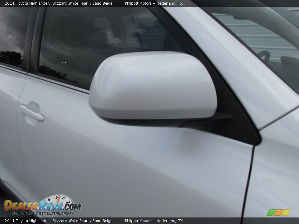 2011 Toyota Highlander Blizzard White Pearl / Sand Beige Photo #22