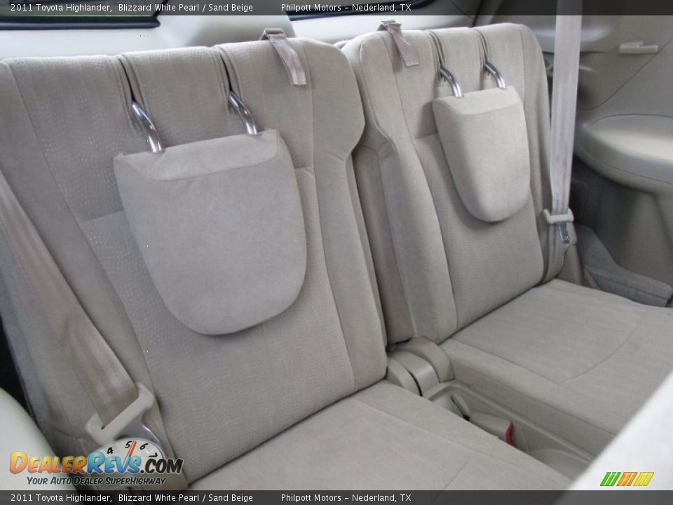 2011 Toyota Highlander Blizzard White Pearl / Sand Beige Photo #28