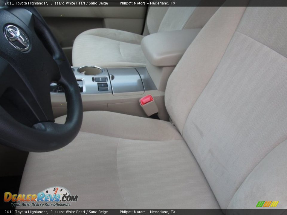 2011 Toyota Highlander Blizzard White Pearl / Sand Beige Photo #34