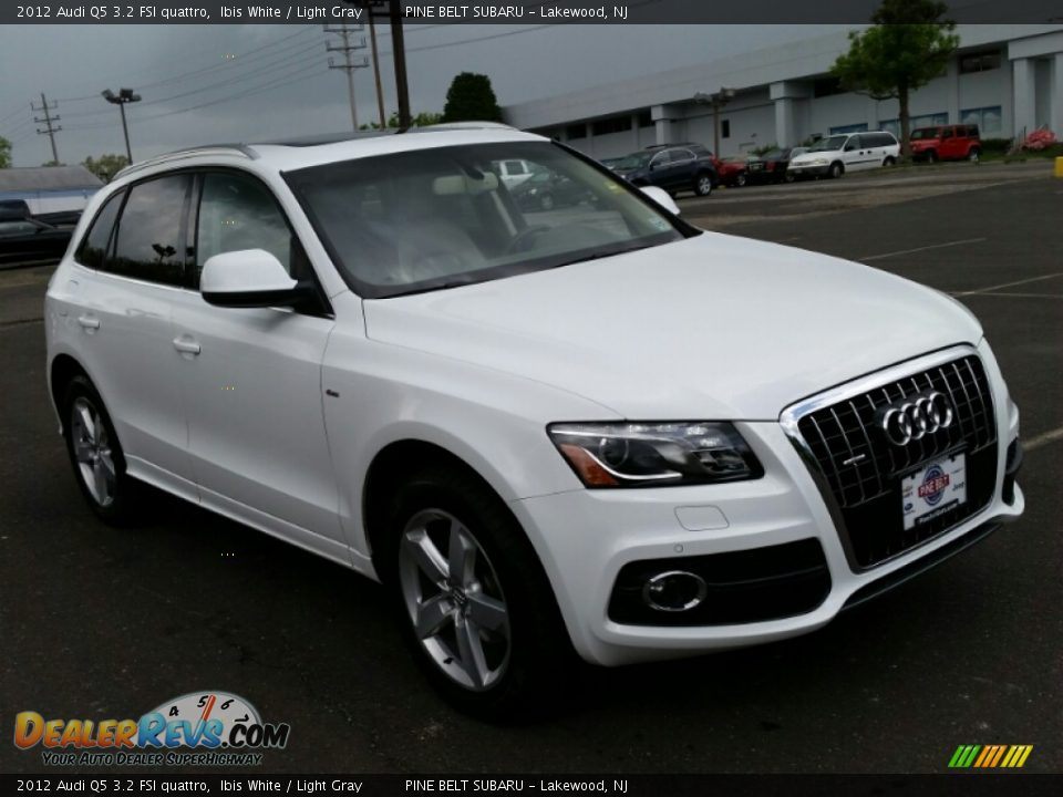 2012 Audi Q5 3.2 FSI quattro Ibis White / Light Gray Photo #3