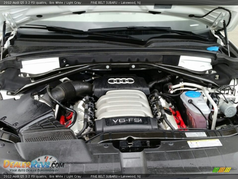 2012 Audi Q5 3.2 FSI quattro Ibis White / Light Gray Photo #26