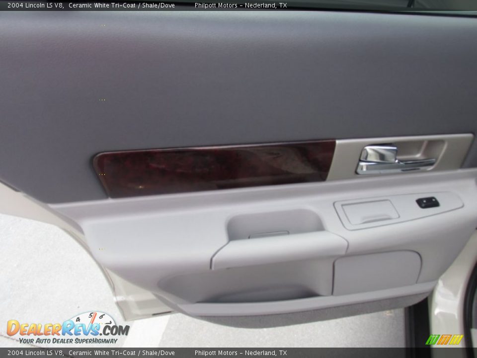 2004 Lincoln LS V8 Ceramic White Tri-Coat / Shale/Dove Photo #28