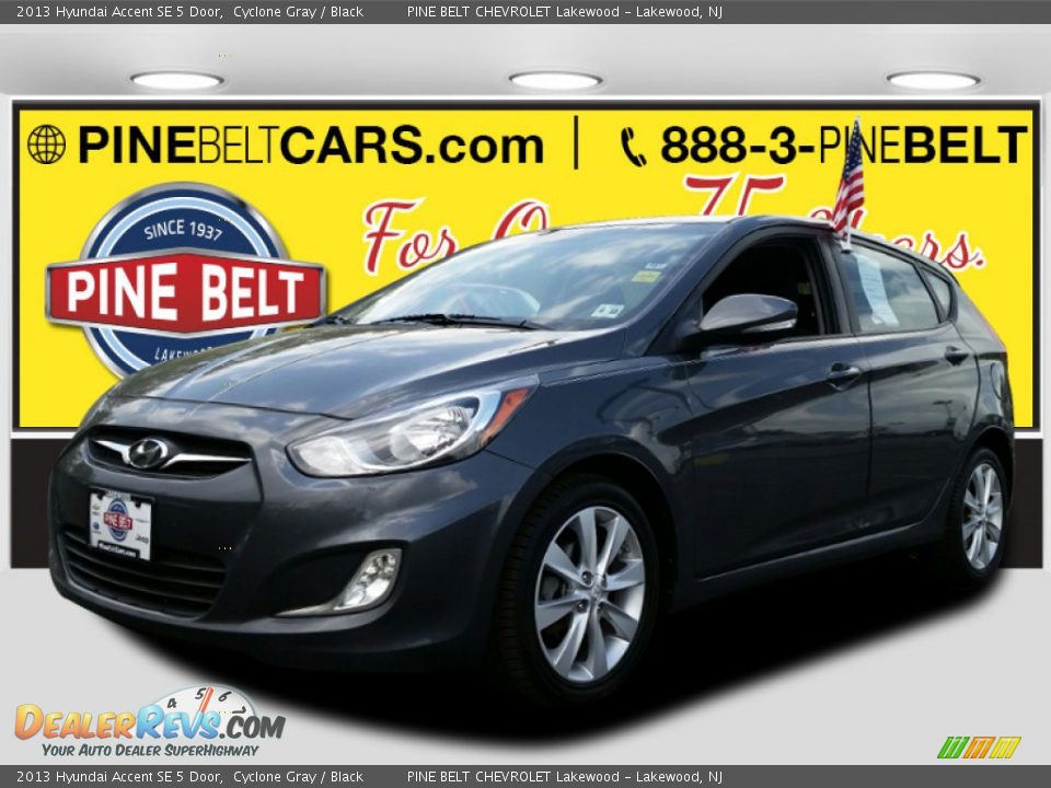 2013 Hyundai Accent SE 5 Door Cyclone Gray / Black Photo #1