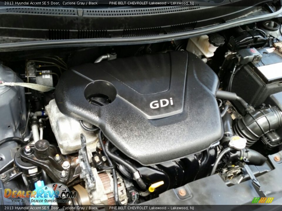 2013 Hyundai Accent SE 5 Door Cyclone Gray / Black Photo #25