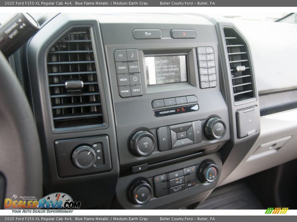 Controls of 2015 Ford F150 XL Regular Cab 4x4 Photo #12