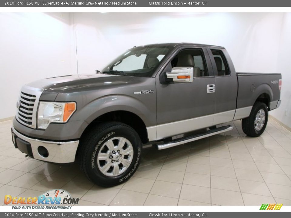 Front 3/4 View of 2010 Ford F150 XLT SuperCab 4x4 Photo #3