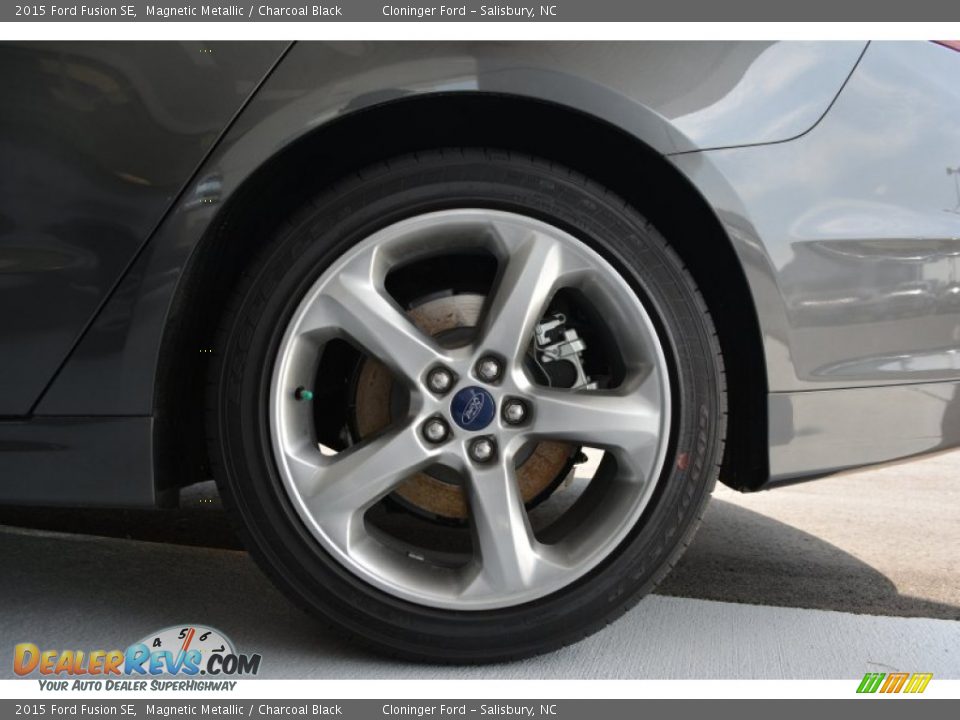 2015 Ford Fusion SE Magnetic Metallic / Charcoal Black Photo #5