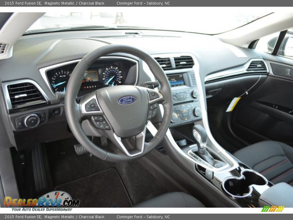 2015 Ford Fusion SE Magnetic Metallic / Charcoal Black Photo #8