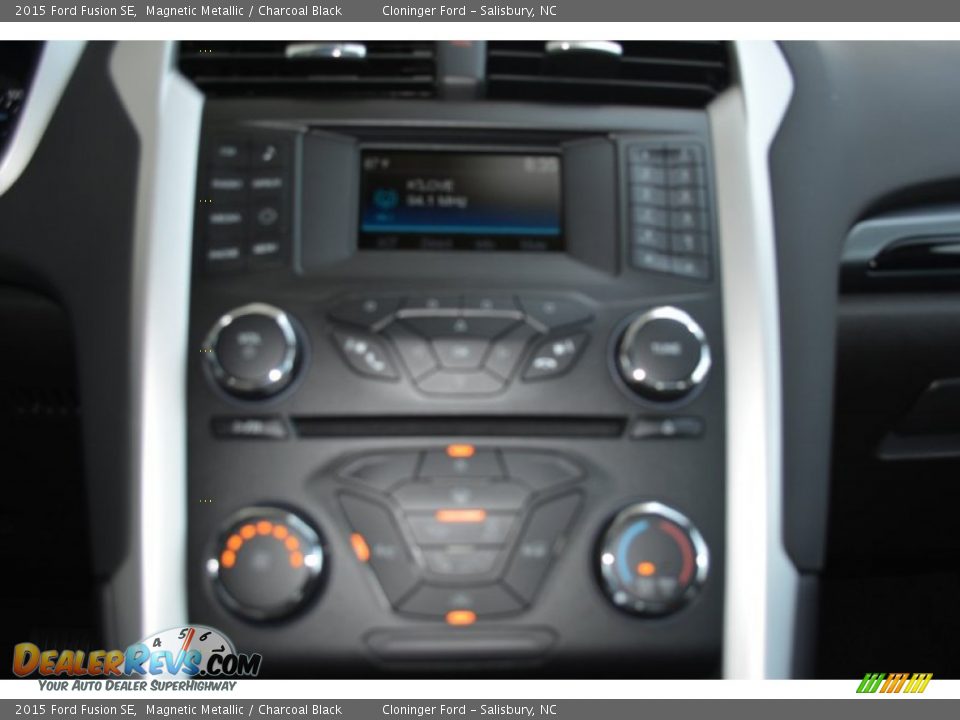 2015 Ford Fusion SE Magnetic Metallic / Charcoal Black Photo #12