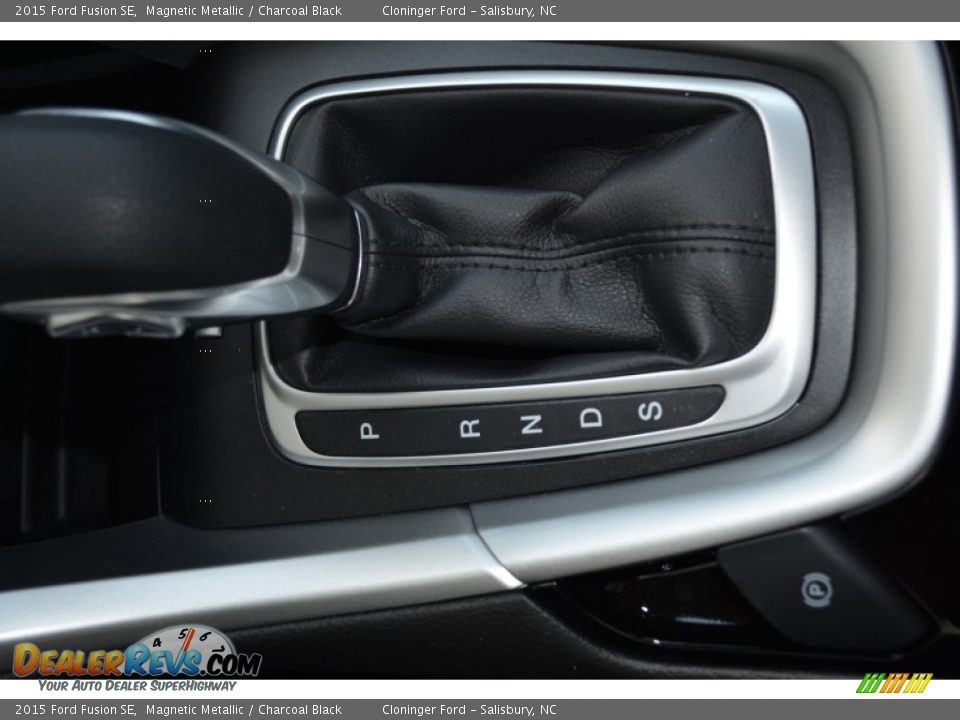 2015 Ford Fusion SE Magnetic Metallic / Charcoal Black Photo #14