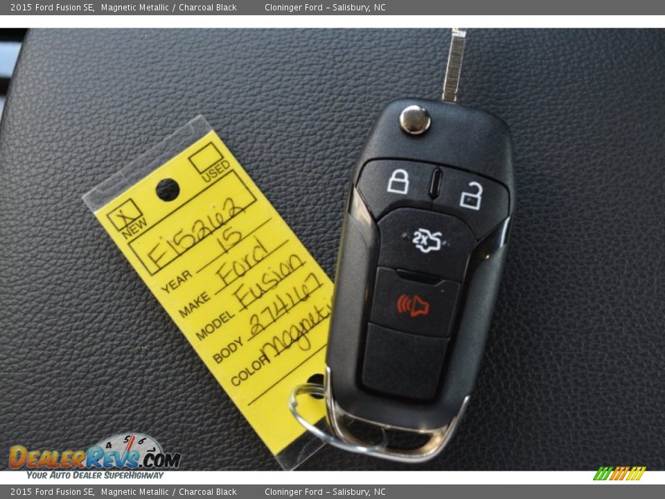 2015 Ford Fusion SE Magnetic Metallic / Charcoal Black Photo #19